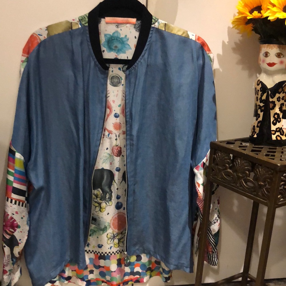 Very cool artsy silk zip up jacket from Portugal.